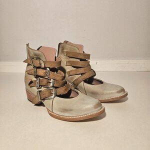 Freebird by Steven Boots – Size 8 – Beige Leather – Gently Used